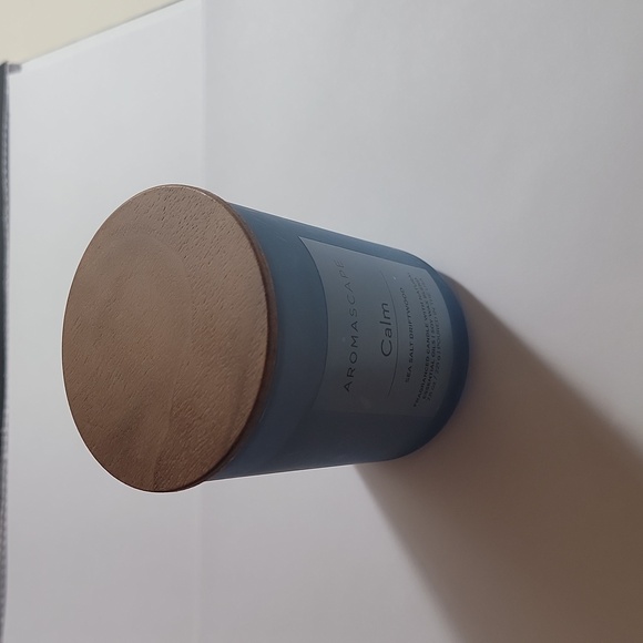 Aromascape candle - Picture 2 of 3